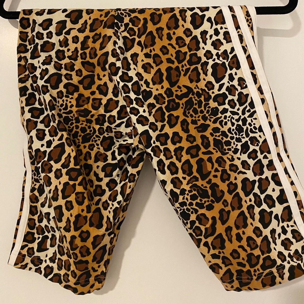 NWT Adidas Cheetah/Leopard Print Bike Shorts Size Small